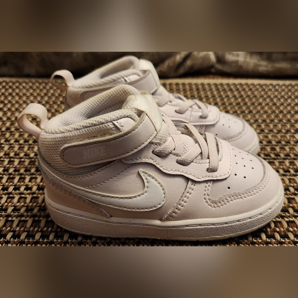 Infant Nike Court Borough